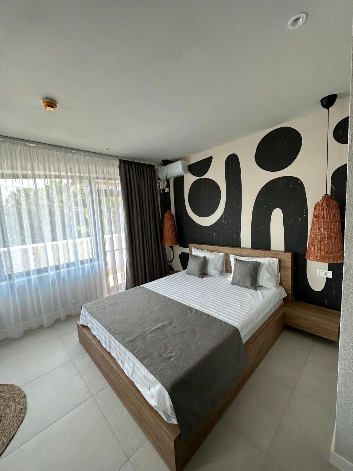 Luuma Hotel 2 Mai Bagian luar foto